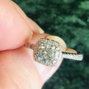 Certified 0.5 carat moissanite ring 925 sterling silver.